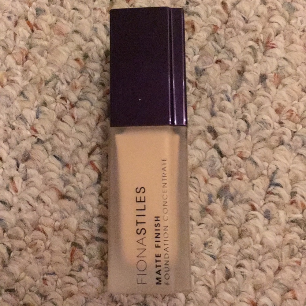 Fiona stiles foundation in 03